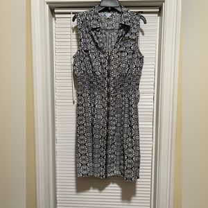 Jubilee black and white summer dress size says 2X. Or 1X. Zip up in front/collar